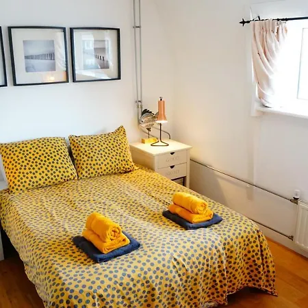 Feriehus Sandy Bum Beach House *